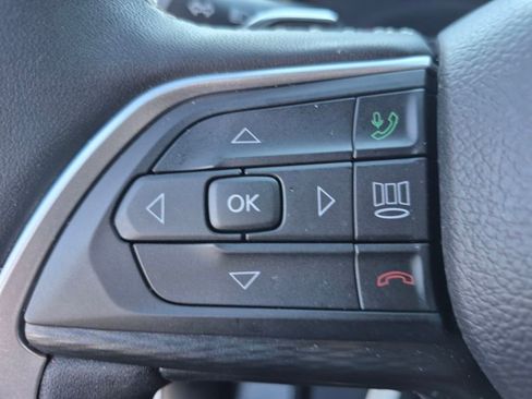 Used 2025 Jeep Grand Cherokee L Altitude AWD/4WD image 14