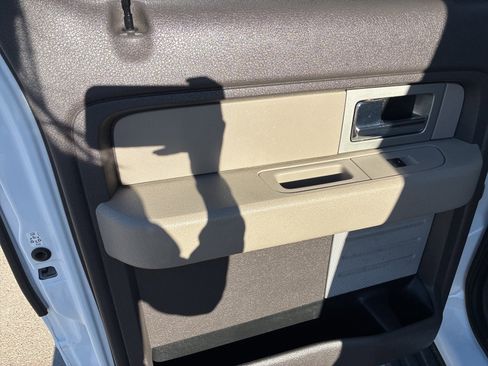 Used 2010 Ford F150 XLT image 14