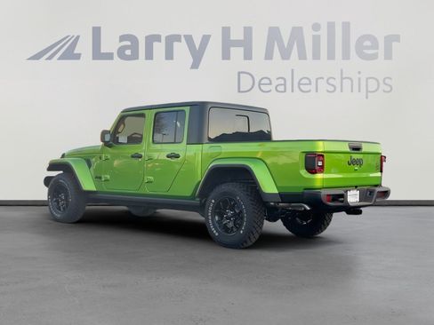 New 2025 Jeep Gladiator Willys image 3