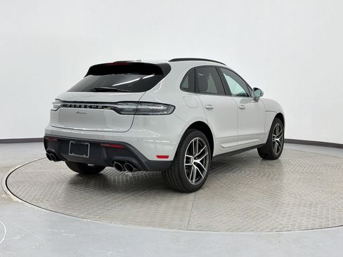 Used 2025 Porsche Macan image 9