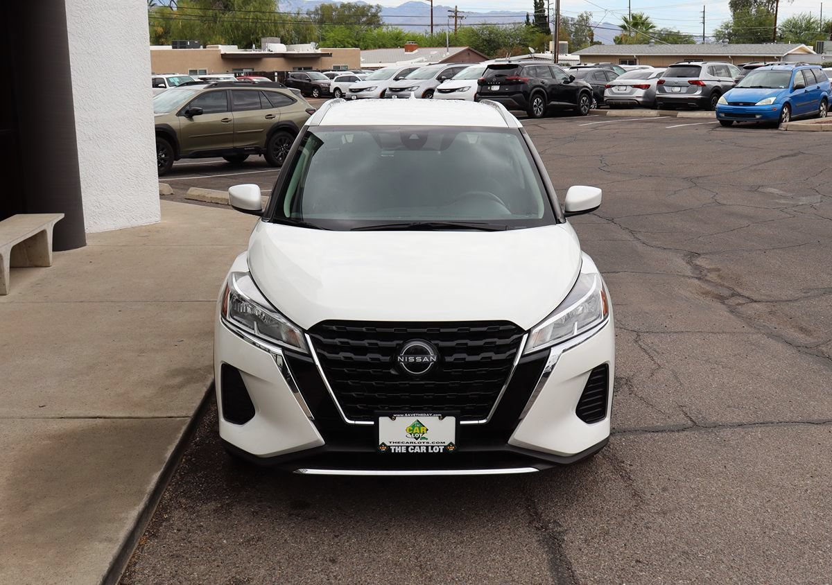Used 2023 Nissan Kicks SV FWD image 15