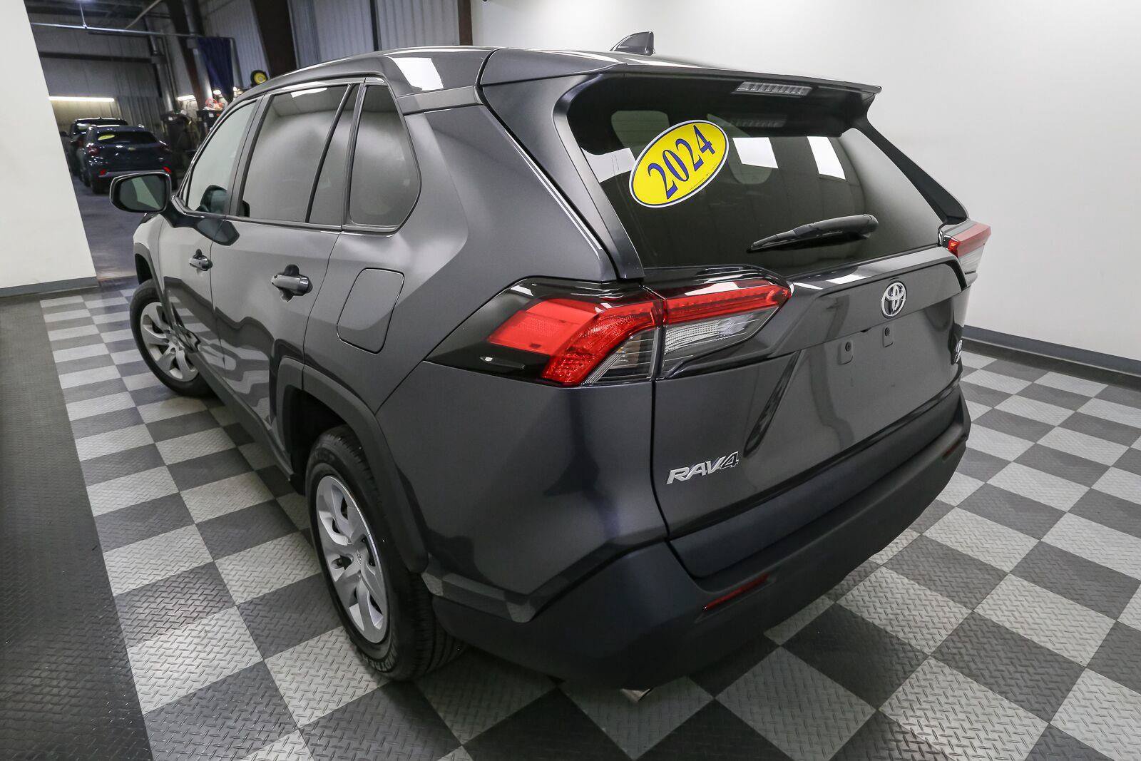 Certified 2024 Toyota RAV4 LE AWD/4WD image 10