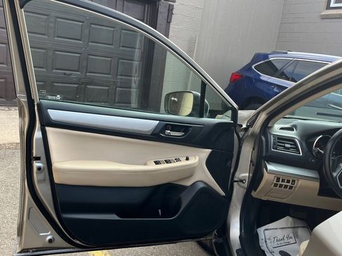 Used 2018 Subaru Outback 2.5i Premium AWD/4WD image 10