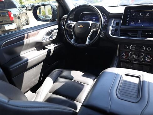 Used 2024 Chevrolet Suburban LT w/ Luxury Package AWD/4WD image 22