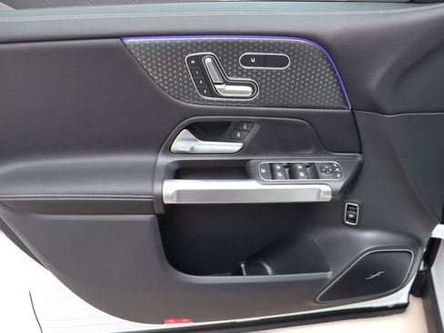 New 2025 Mercedes-Benz GLB 250 image 33