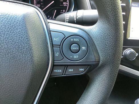 Used 2018 Toyota Camry LE w/ Convenience Package FWD image 42