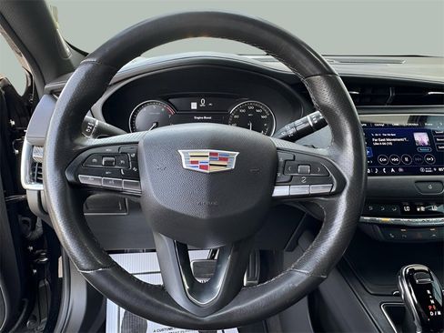 Used 2023 Cadillac XT4 Sport w/ Cold Weather Package image 9