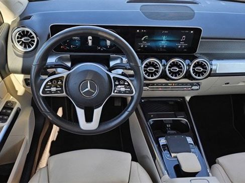 Used 2020 Mercedes-Benz GLB 250 4MATIC image 12