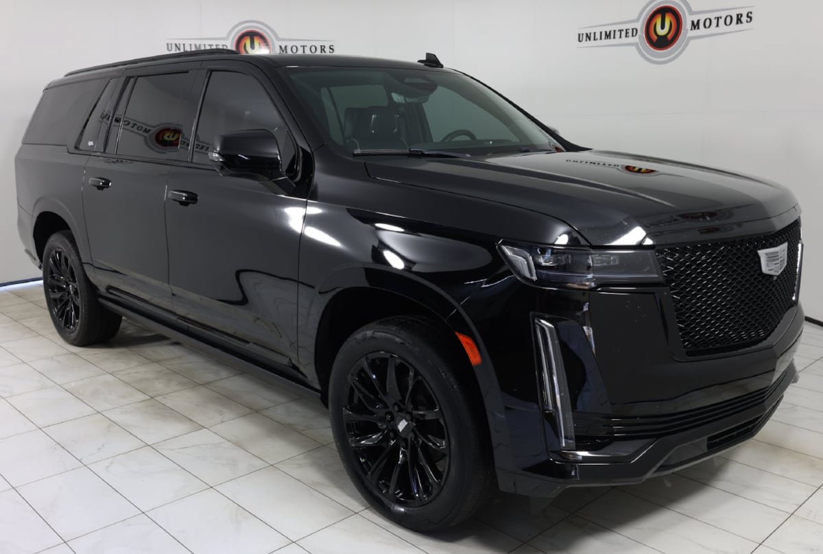 Used 2023 Cadillac Escalade ESV Sport Platinum w/ LPO, ONYX Package AWD/4WD image 39