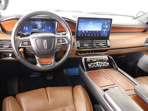 Certified 2023 Lincoln Navigator Reserve image 2