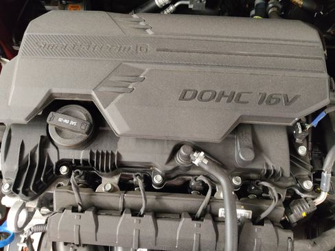 Used 2025 Hyundai Elantra SEL image 30