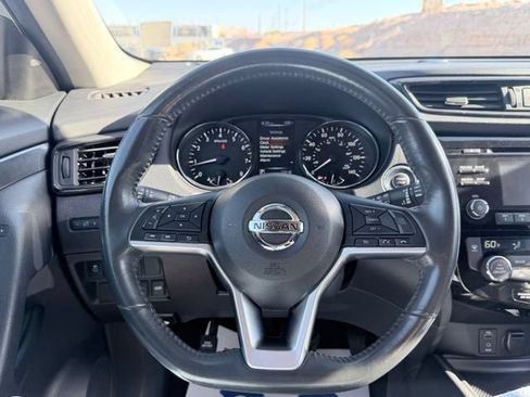 Used 2017 Nissan Rogue SV AWD/4WD image 9