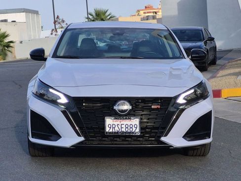 Used 2025 Nissan Altima 2.5 SR w/ SR Premium Package FWD image 7