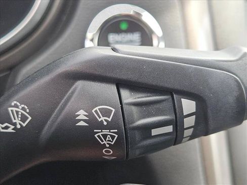 Used 2019 Ford Fusion SE FWD image 10