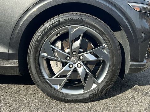 Used 2025 Genesis Electrified GV70 Advanced image 12