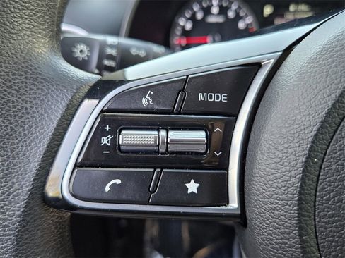 Used 2022 Kia Forte LXS w/ LXS Technology Package image 24