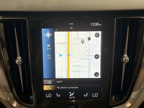 Used 2020 Volvo V60 T5 Cross Country image 30