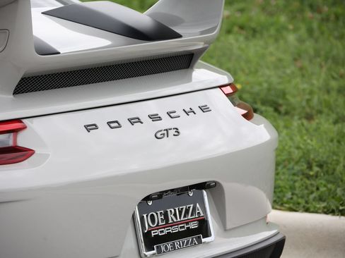 Certified 2018 Porsche 911 GT3 RWD image 20