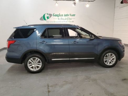 Used 2018 Ford Explorer XLT w/ Equipment Group 202A AWD/4WD image 7