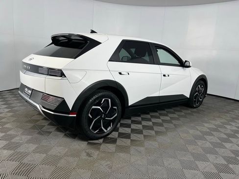 Used 2024 Hyundai Ioniq 5 SE image 7