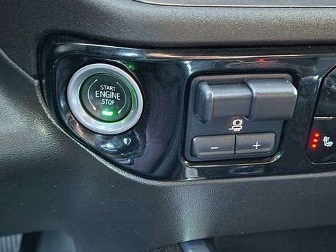 Used 2024 Chevrolet Silverado 1500 LT Trail Boss w/ Convenience Package II image 8