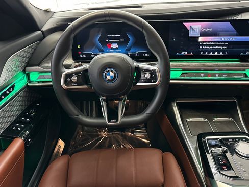 Certified 2024 BMW i7 xDrive60 AWD/4WD image 28