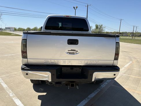 Used 2012 Ford F250 Lariat w/ Lariat Interior Pkg image 4