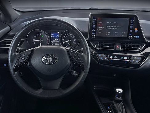 Used 2019 Toyota C-HR LE image 11