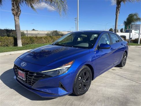 Used 2021 Hyundai Elantra SEL w/ Cargo Package image 4