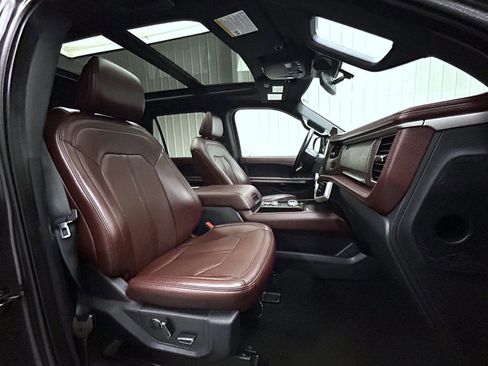 Used 2024 Ford Expedition Max Limited image 15