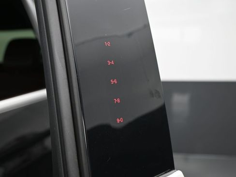 Used 2024 Ford Expedition Limited image 38