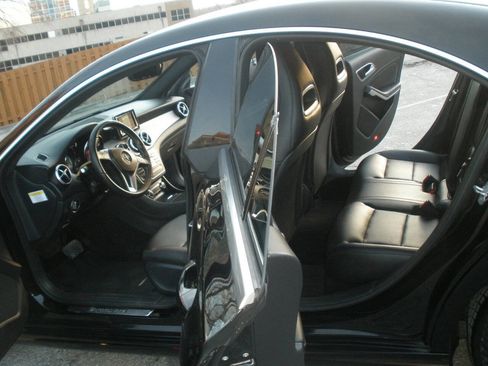 Used 2014 Mercedes-Benz CLA 250 image 22