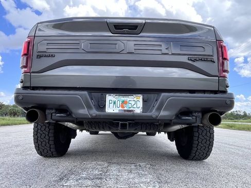 Used 2017 Ford F150 Raptor w/ Equipment Group 802A Luxury AWD/4WD image 8