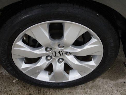 Used 2010 Honda Accord EX-L image 29