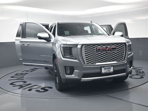 Used 2024 GMC Yukon XL Denali w/ Advanced Technology Package AWD/4WD image 24