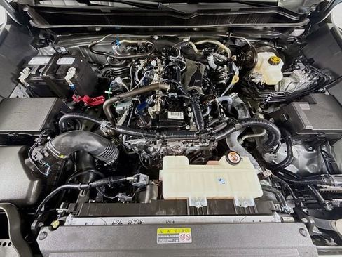Certified 2024 Toyota Tacoma SR5 AWD/4WD image 27