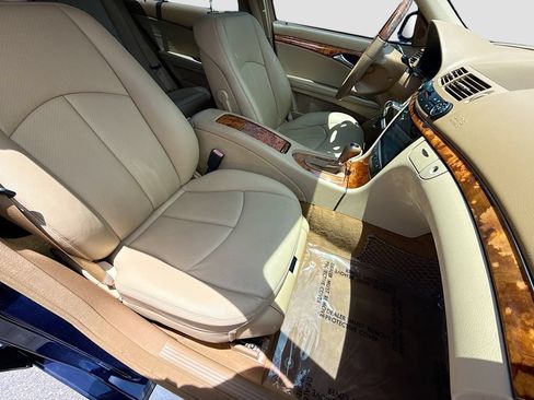 Used 2009 Mercedes-Benz E 350 Sedan image 13