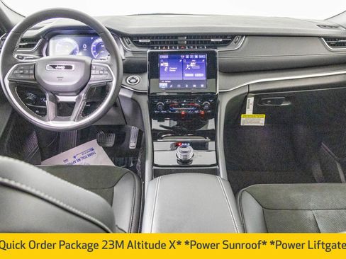 New 2025 Jeep Grand Cherokee Altitude image 5