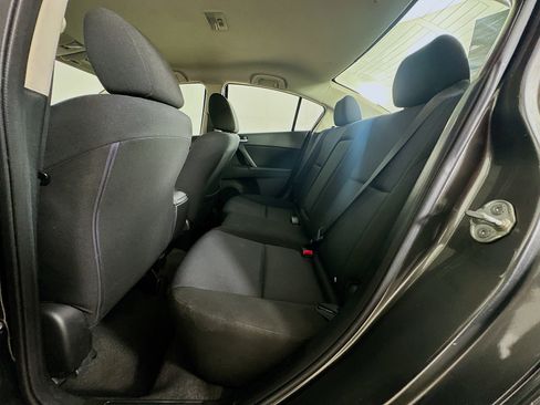 Used 2011 MAZDA MAZDA3 i Touring FWD image 25