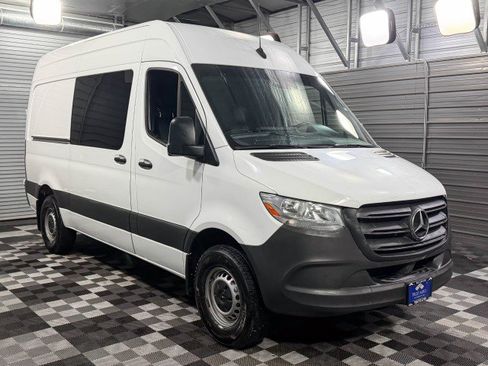 Used 2020 Mercedes-Benz Sprinter 2500 image 4