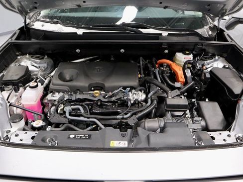 Used 2025 Toyota RAV4 XLE image 16