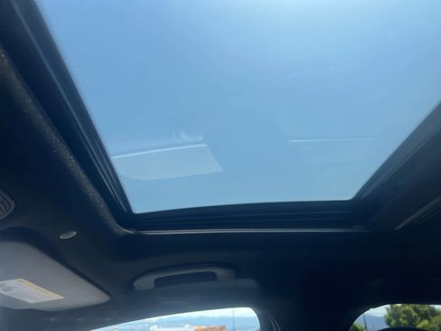 Used 2020 Mercedes-Benz GLC 300 4MATIC Coupe image 32