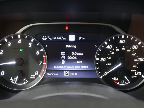 Used 2021 Nissan Titan SV w/ SV Convenience Package image 17