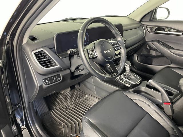 Used 2024 Kia Seltos EX AWD/4WD image 3
