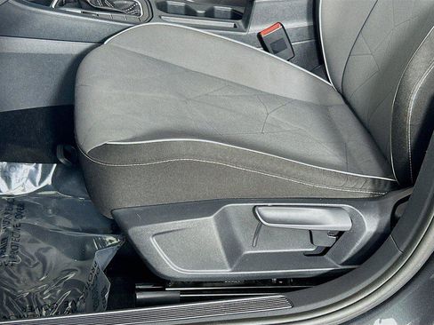 Certified 2025 Volkswagen Jetta Sport FWD image 18