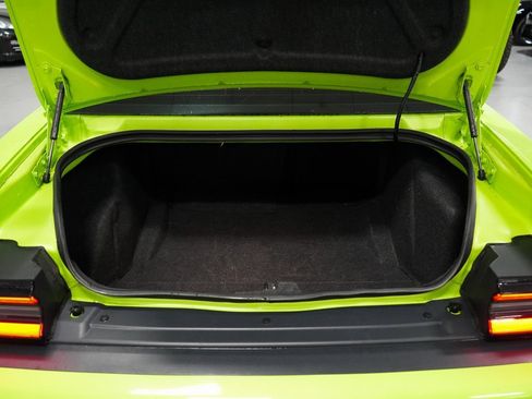 Used 2015 Dodge Challenger SRT Hellcat image 10