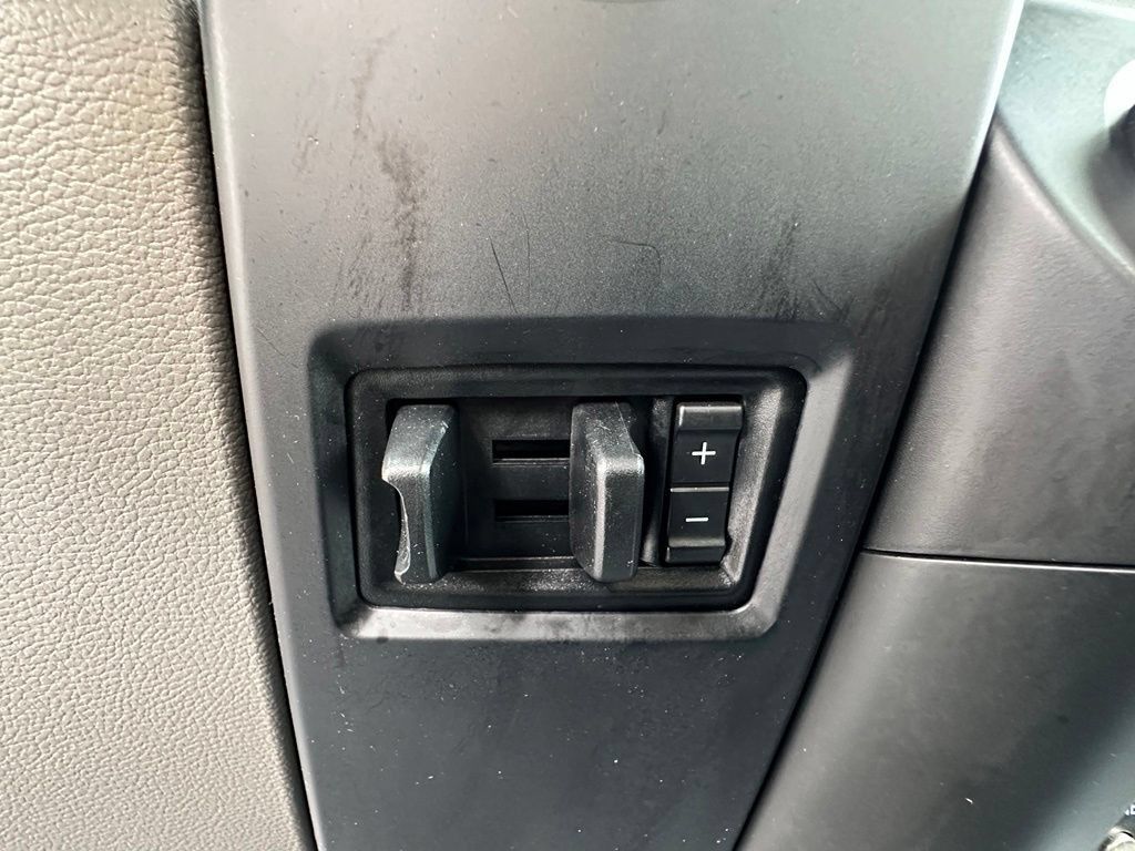 Used 2015 Ford F150 XL w/ Equipment Group 101A Mid AWD/4WD image 32