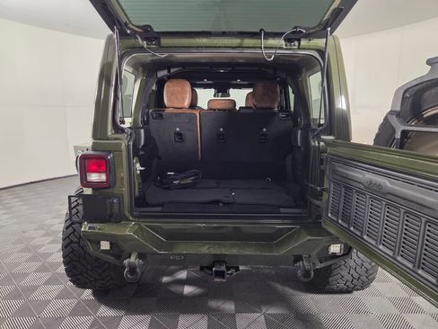 Used 2024 Jeep Wrangler Unlimited AWD/4WD image 27