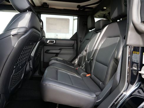 New 2025 Ford Bronco Badlands image 14