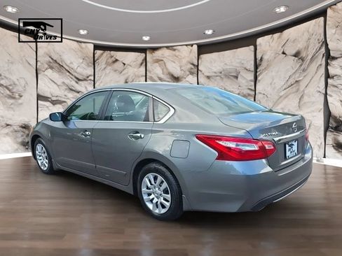 Used 2017 Nissan Altima 2.5 S w/ Power Driver Seat Package FWD image 7